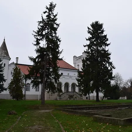 Bed & Breakfast Dvorac Fantast *