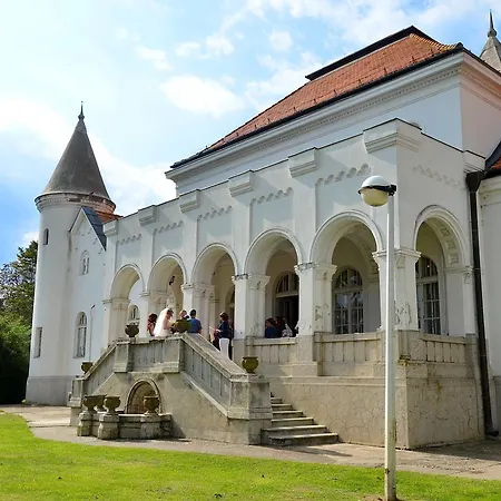 Dvorac Fantast * Becej