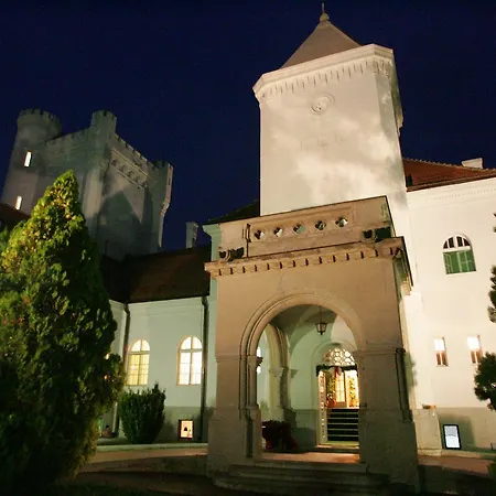 Bed & Breakfast Dvorac Fantast *