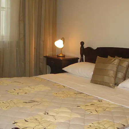 Bed & Breakfast Dvorac Fantast *